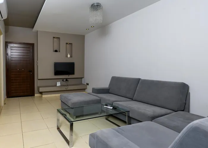 Center Flat 23 * Lárnaka